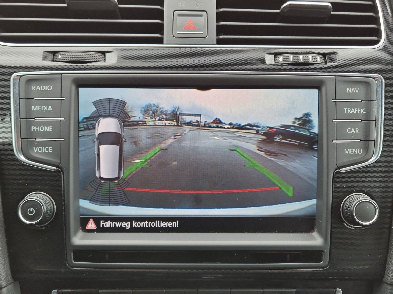 Fahrzeugabbildung Volkswagen GOLF VII GTI PERFORM DSG KAM NAVI XENON DYNAUDIO