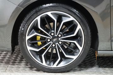Ford Focus Lim. ST-Line LED Navi Kamera 18 Zoll