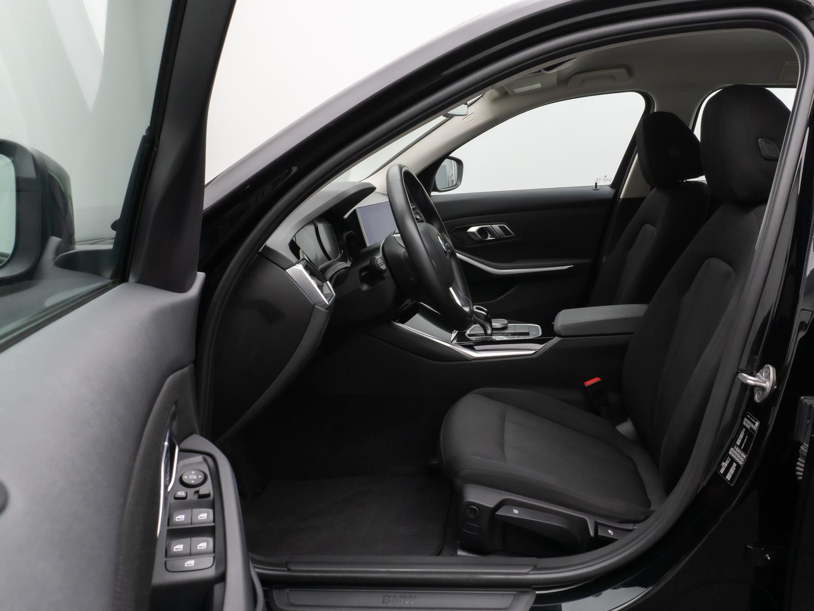 BMW 320d GeschwindigReg DAB Kamera Alarm CockpitPlus