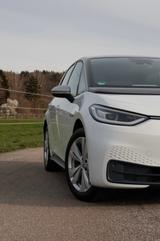 Volkswagen ID.3 1st Plus Pro Perf. 58 kWh, Keyless - weiße Volkswagen ID.3