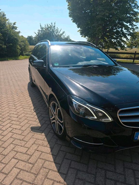 Image of Mercedes-Benz E 250