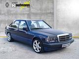 Mercedes-Benz 190 W201 E190 Lim 2.6 - Mercedes-Benz 190 mit Benzin-Antrieb: Limousine, mit Klimaanlage, 2.6
