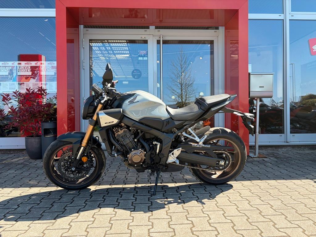 Honda CB650R E-Clutch 