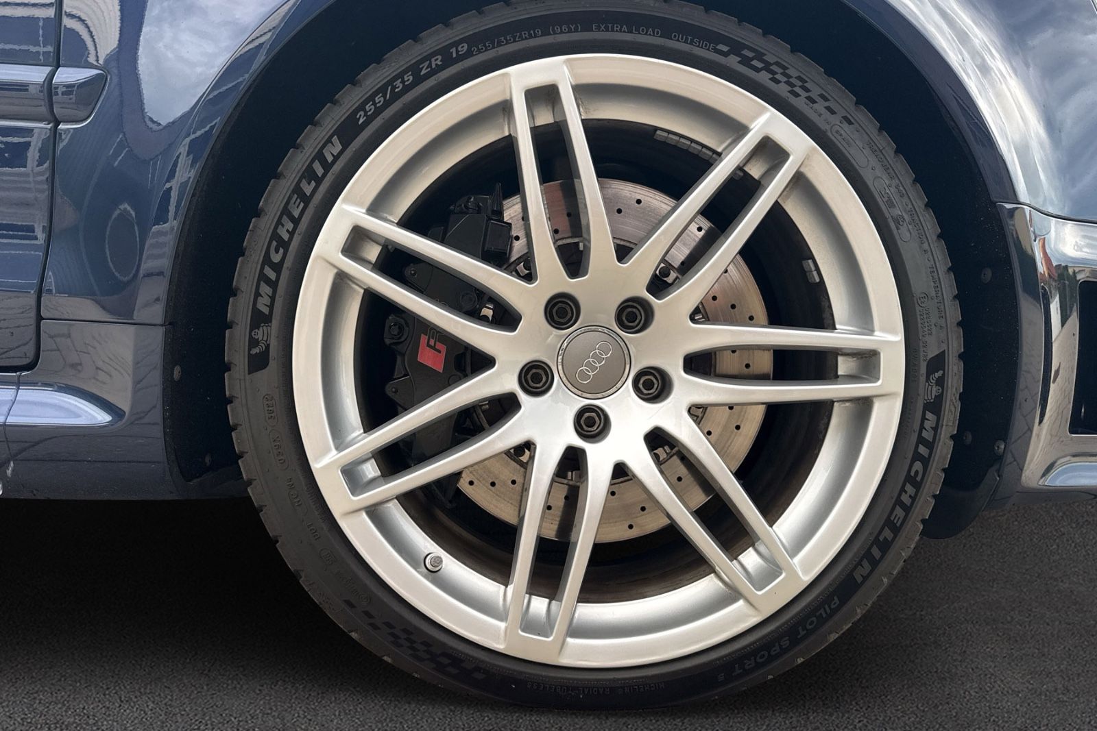 Fahrzeugabbildung Audi RS4 Cabrio*Top Zustand*Scheckheft*Sammler