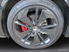 SKODA Octavia Combi 2.0 TDI RS 4x4 DSG Reise Ahk Navi SKODA Octavia Combi 2.0 TDI RS 4x4 DSG Reise Ahk Navi