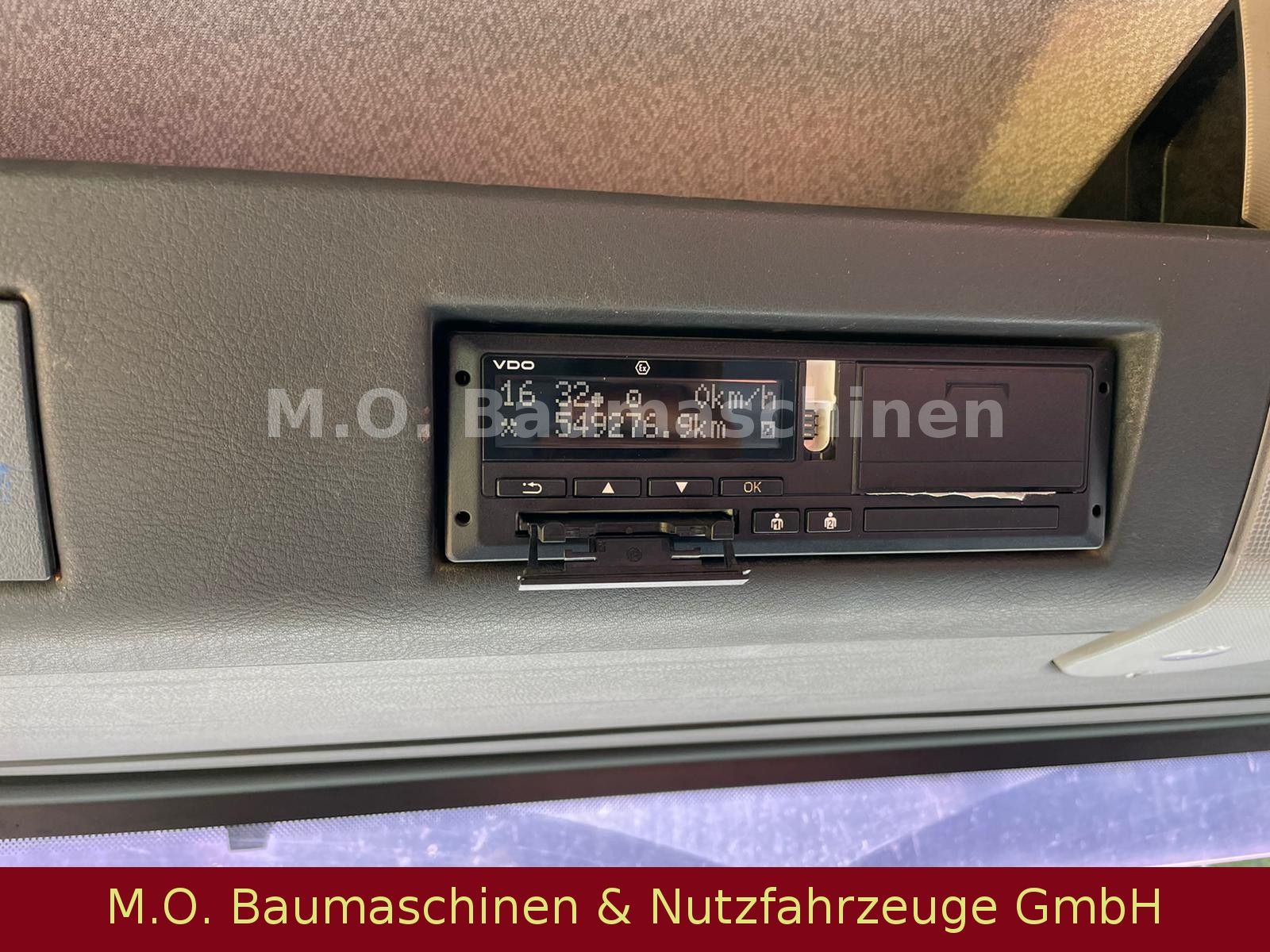 Fahrzeugabbildung MAN TGA 35.400 / AC / 8x4 / Euro 4 / 3.Seitenkipper/