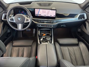BMW X7 - 7