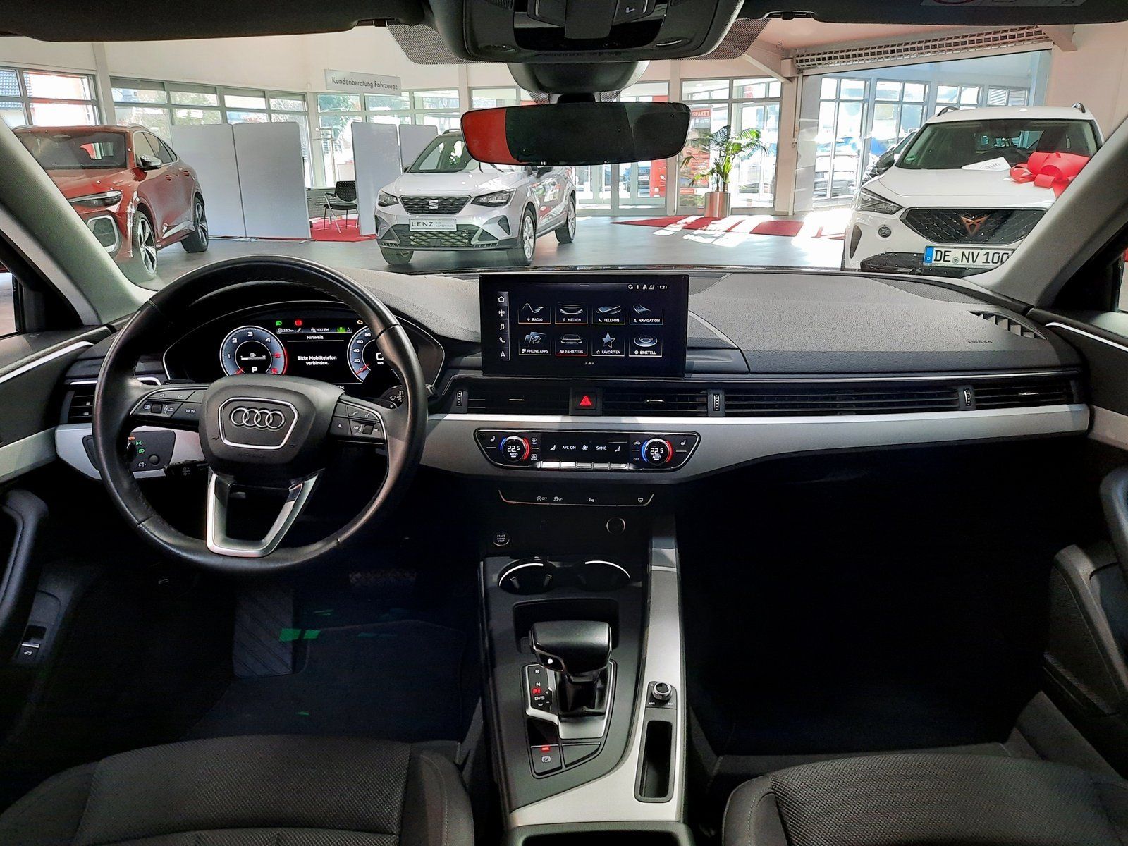 Fahrzeugabbildung Audi A4 Avant 30 TDI advanced S-tronic *AHK*LED*Navi*
