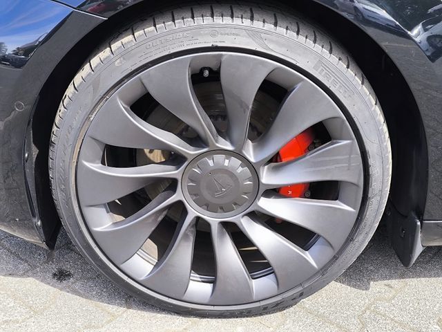Fahrzeugabbildung Tesla Model 3 PERFORM AWD PANO+NAVI+STDHZ+LED+SHZ+KAM+