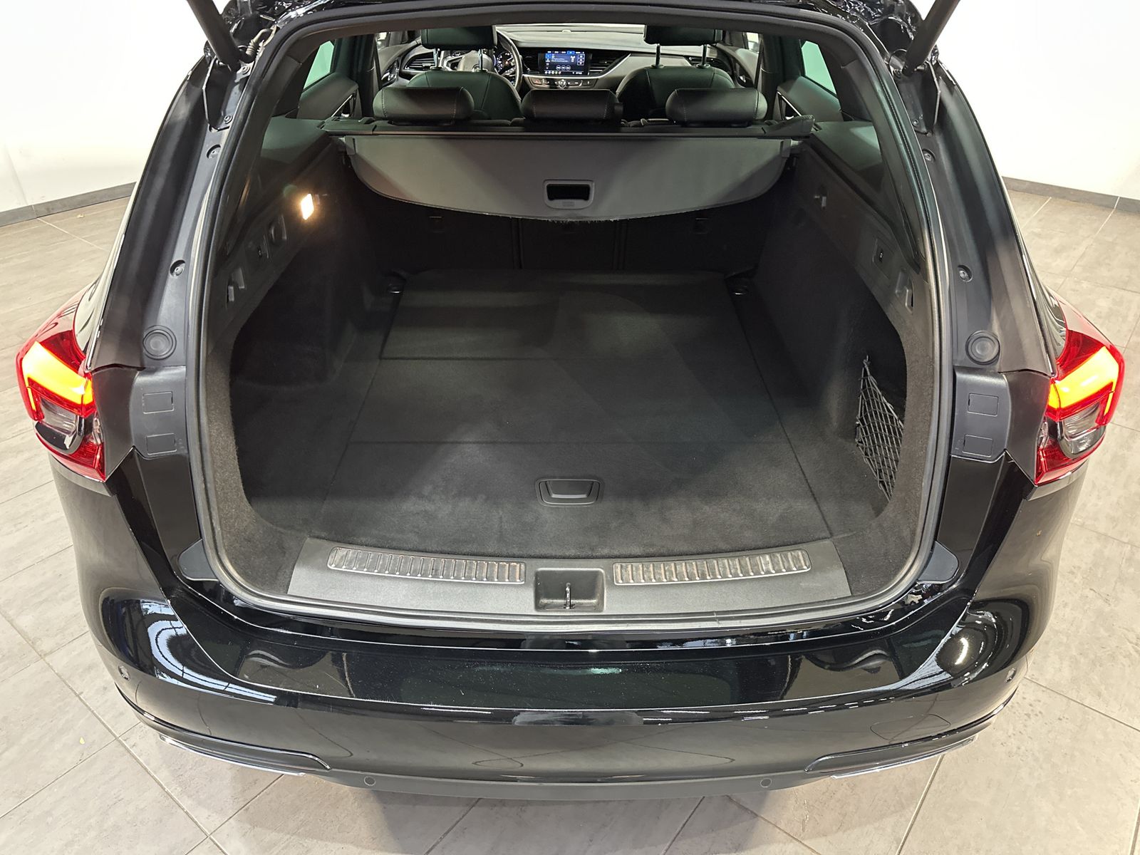 Fahrzeugabbildung Opel Insignia SpT 2.0 D Ultimate OPC+NAV+LED+AHK+20ZO