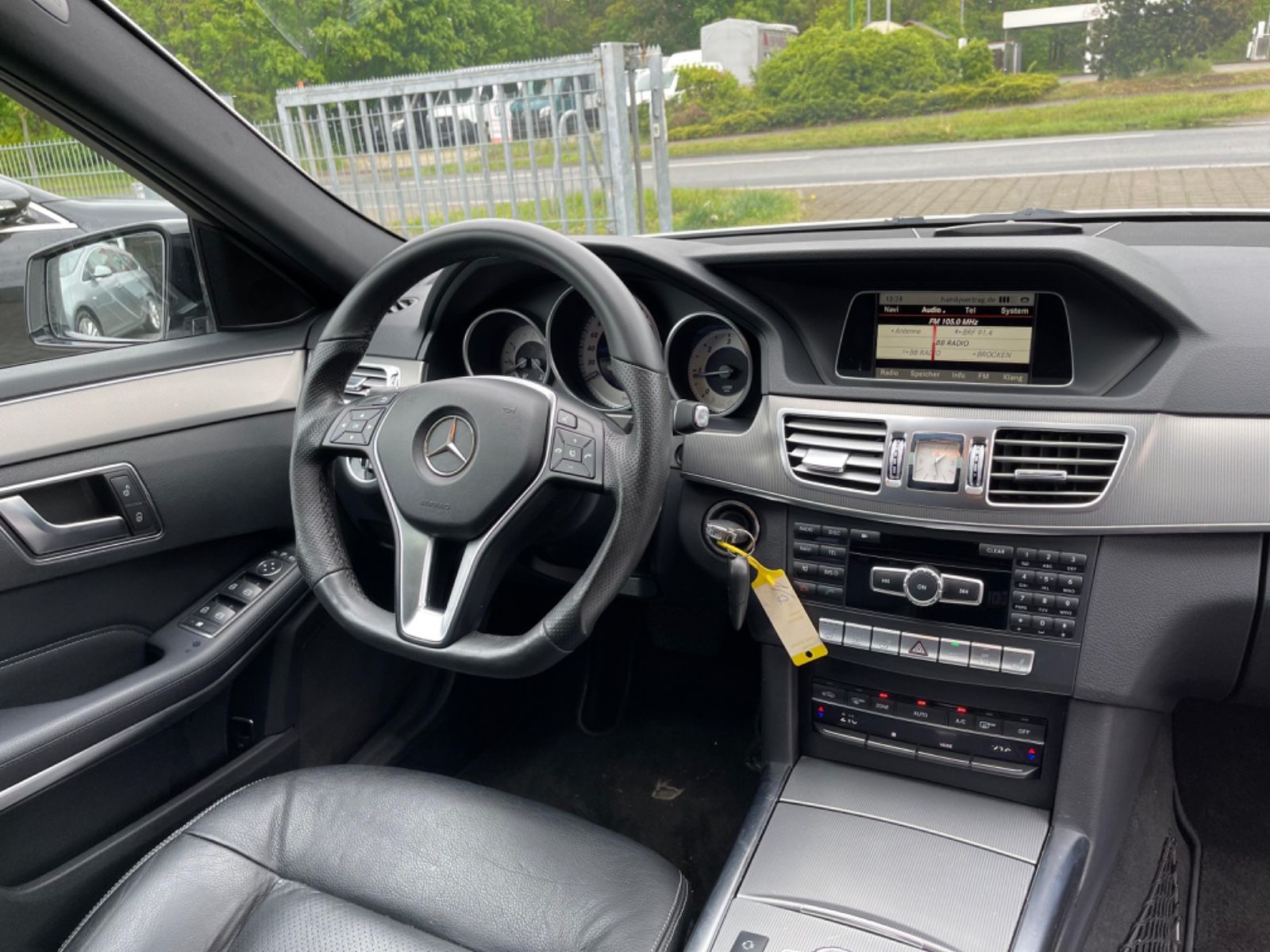 Fahrzeugabbildung Mercedes-Benz E 250 CDI T 4Matic Avantgarde*StHz*LED*