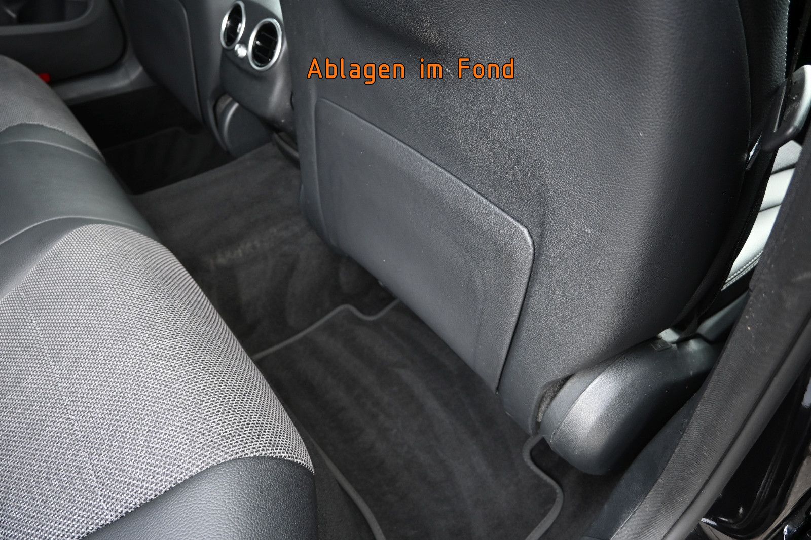 Fahrzeugabbildung Mercedes-Benz C 300 T Aut. Avantgarde °NIGHT°MULTIBEAM°KAMERA°