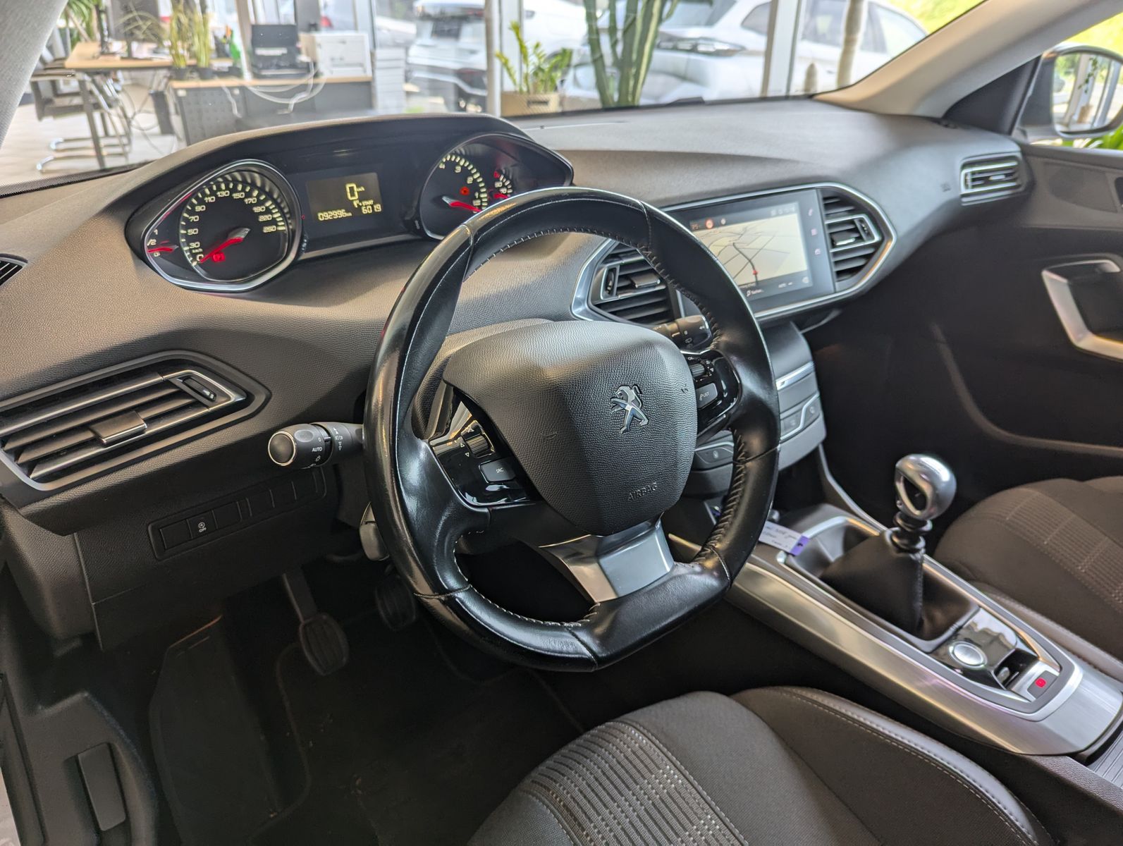 PEUGEOT 308 1.2 e-THP Allure Full-LED-Paket Kamera Navi+ - Image 20