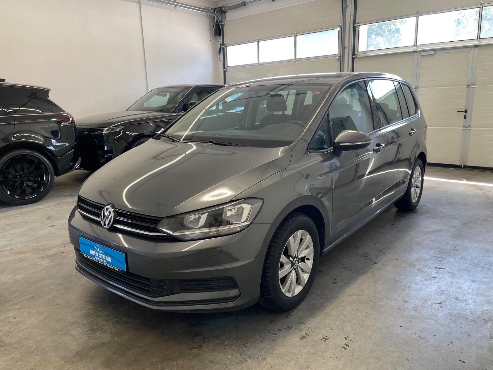 Volkswagen Touran 1.6 TDI *1-HAND*PDC*AHK*SHZ*