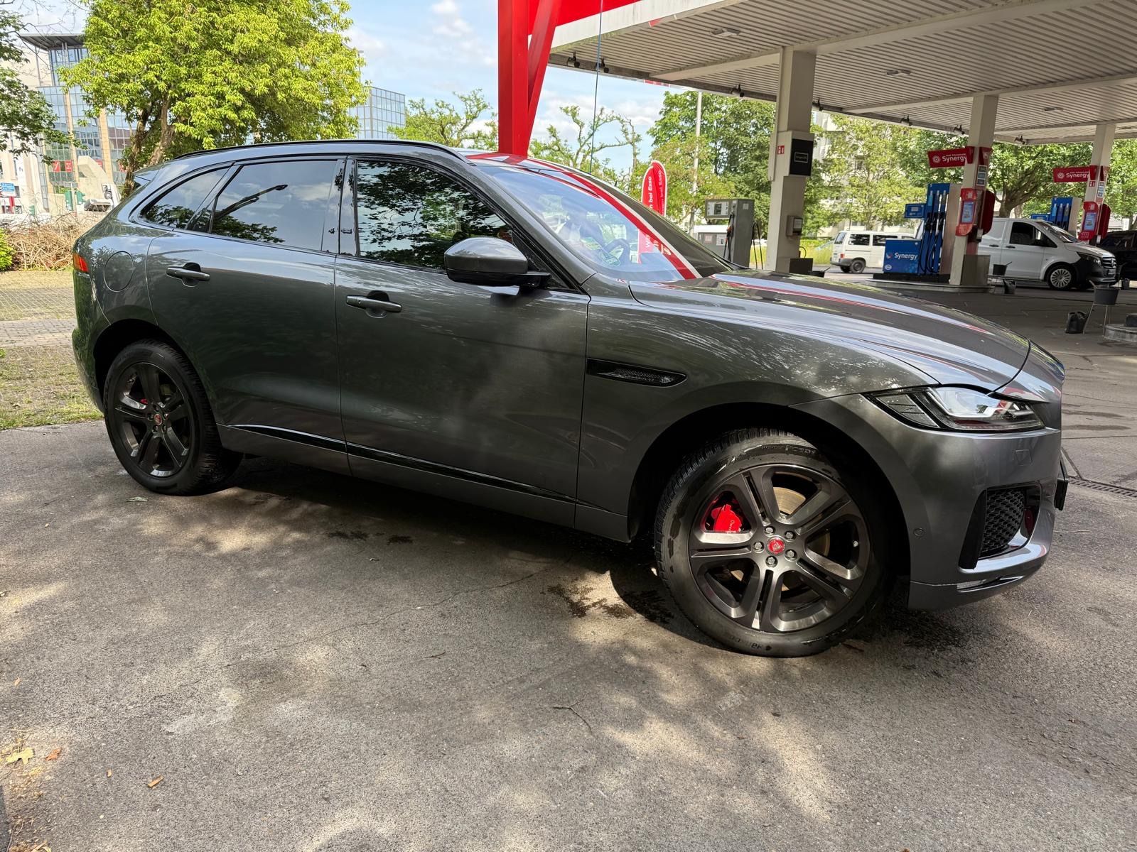 JAGUAR F-Pace