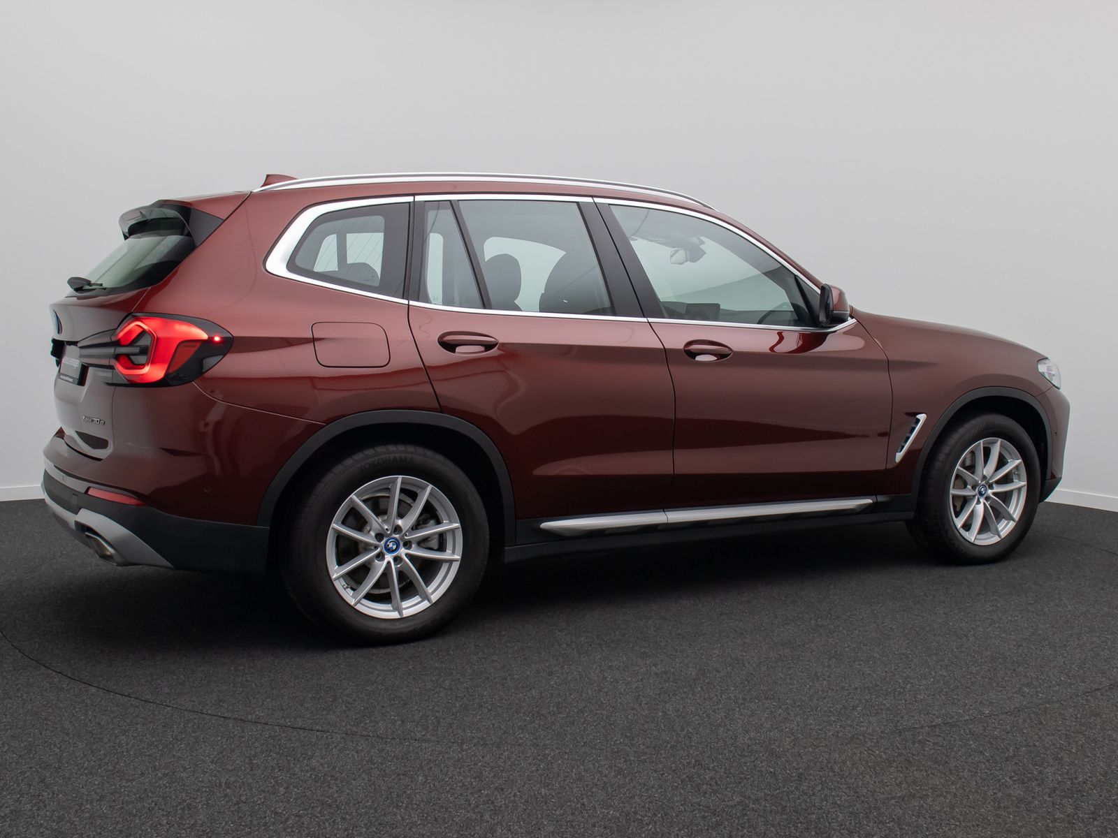 Fahrzeugabbildung BMW X3 xD30e Laser Kamera HUD DAB HiFi AHK Komfort