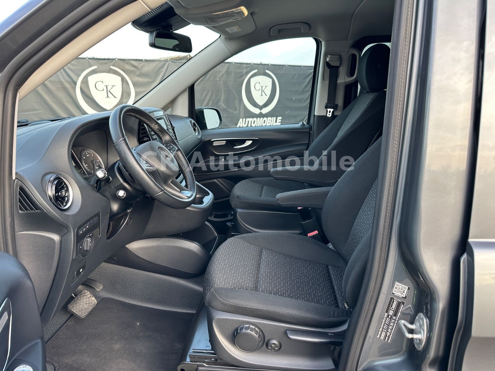 Fahrzeugabbildung Mercedes-Benz Vito 124 Mixto 4x4 lang/5Sitze/Navi/LED/Kam./AHK