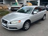 Volvo V70 2.4D Kinetic AUTOMATIK/KLIMA/NAVI/PDC/TEMP - Volvo V70: Kinetic