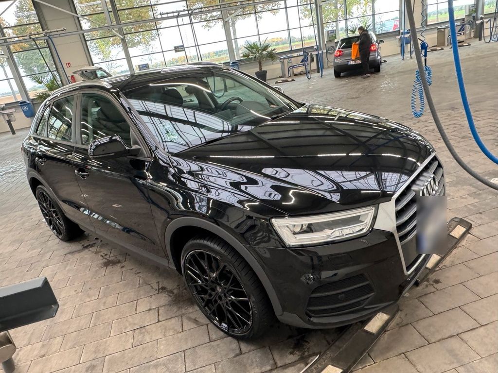 Image of Audi Q3
