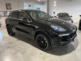 Porsche Cayenne S Diesel Platinum,LED,20-ZOLL,Pano,AHK,V - gebrauchte Porsche Cayenne aus dem Jahr 2017