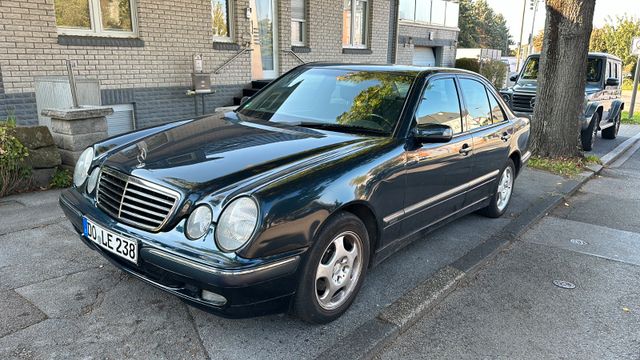 Mercedes-Benz E 240/1.Hand/Automatik/Schiebedach/Klima/