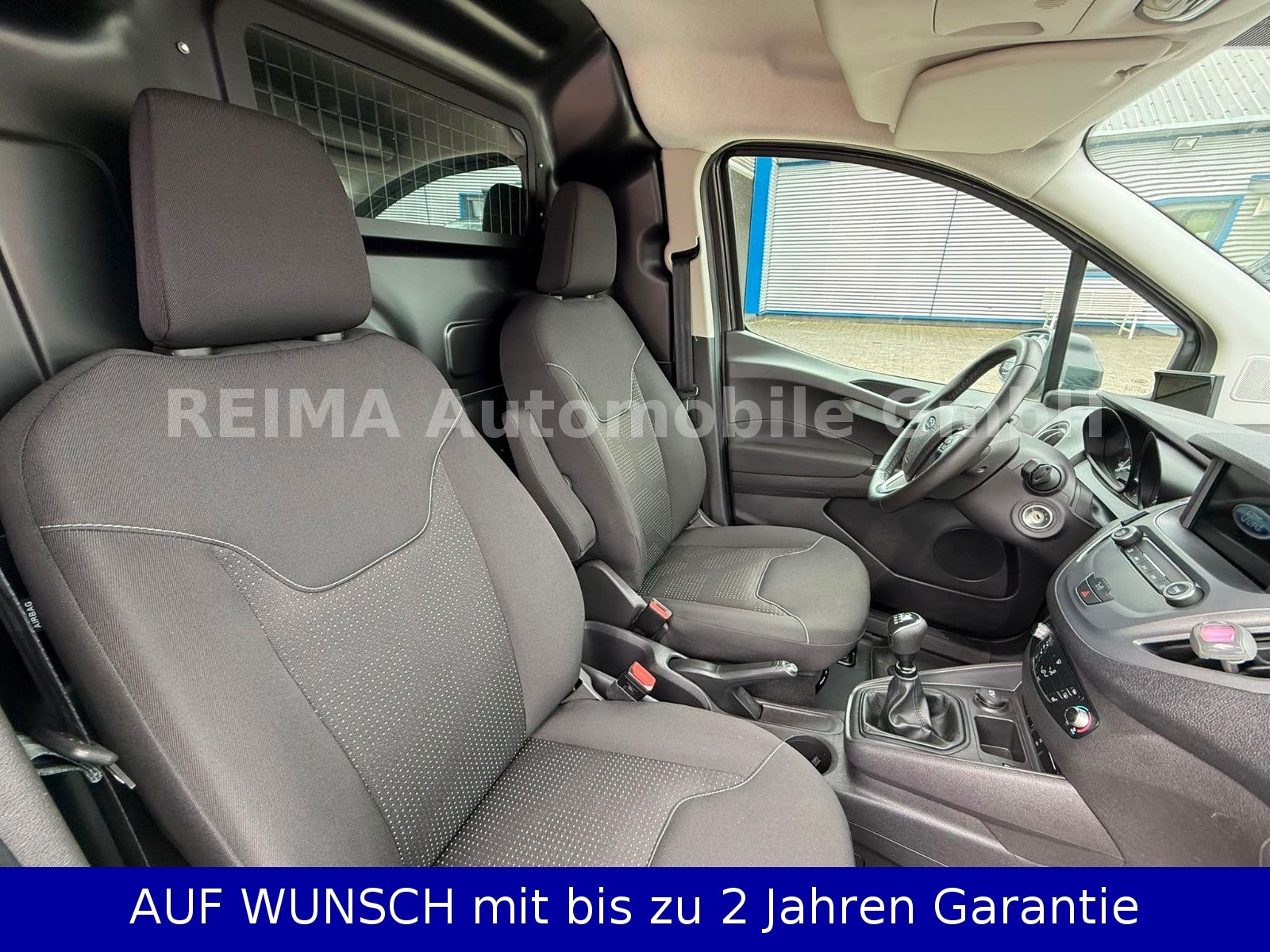 Fahrzeugabbildung Ford Transit Courier, Klima, Winterpaket, Navi