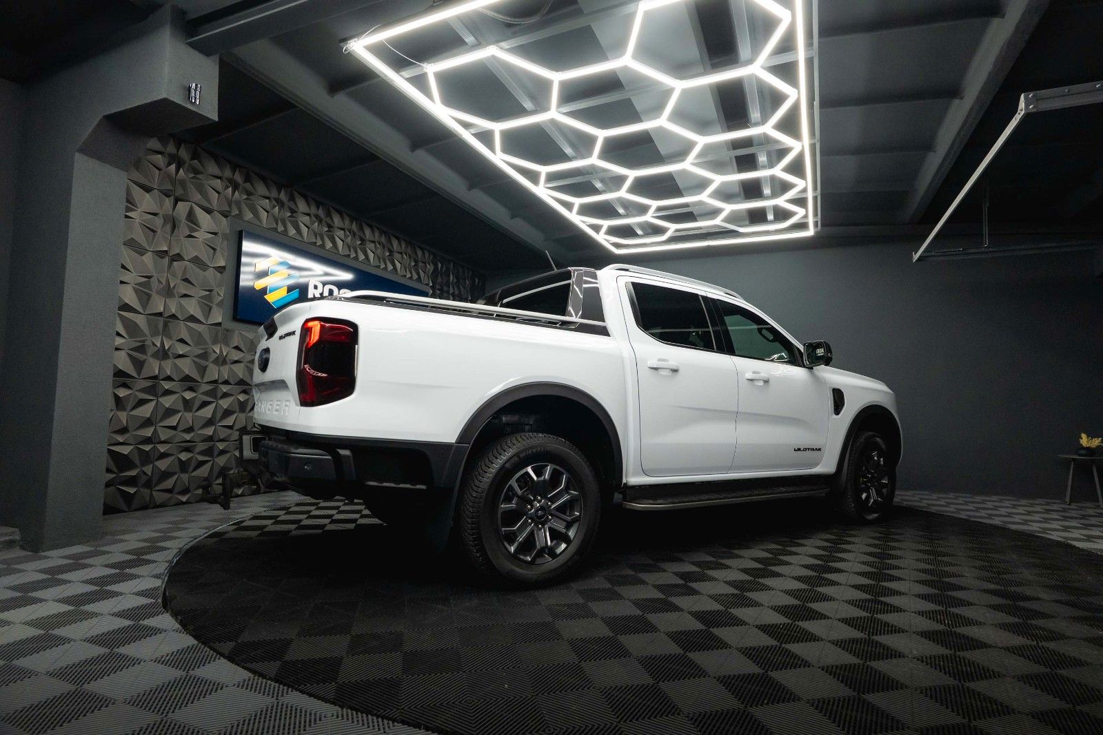Fahrzeugabbildung Ford Ranger Wildtrak e-4WD Doppelkabine Offroad *ACC*