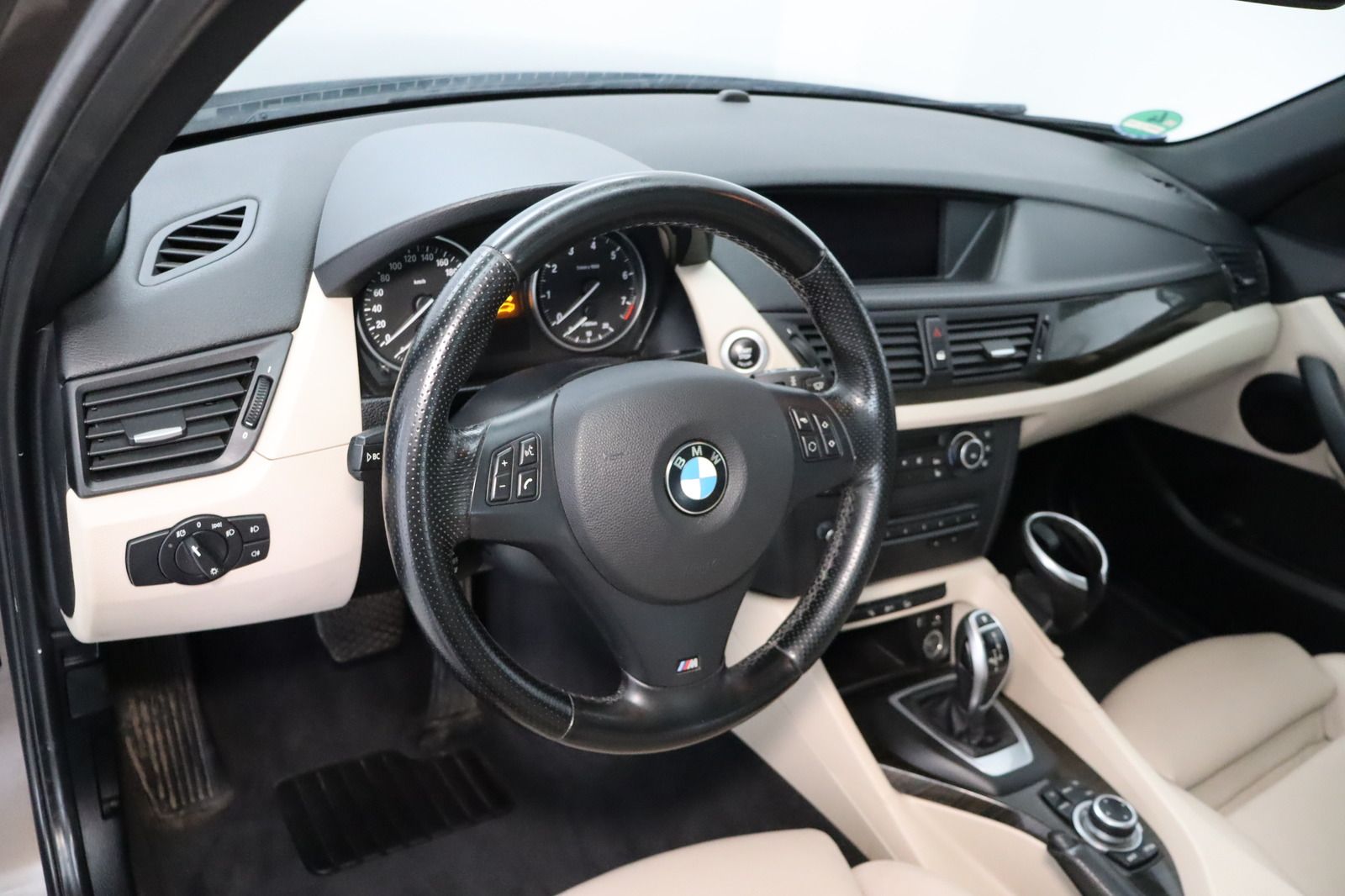 Fahrzeugabbildung BMW X1 xDrive28i * Pano * Leder * Xenon