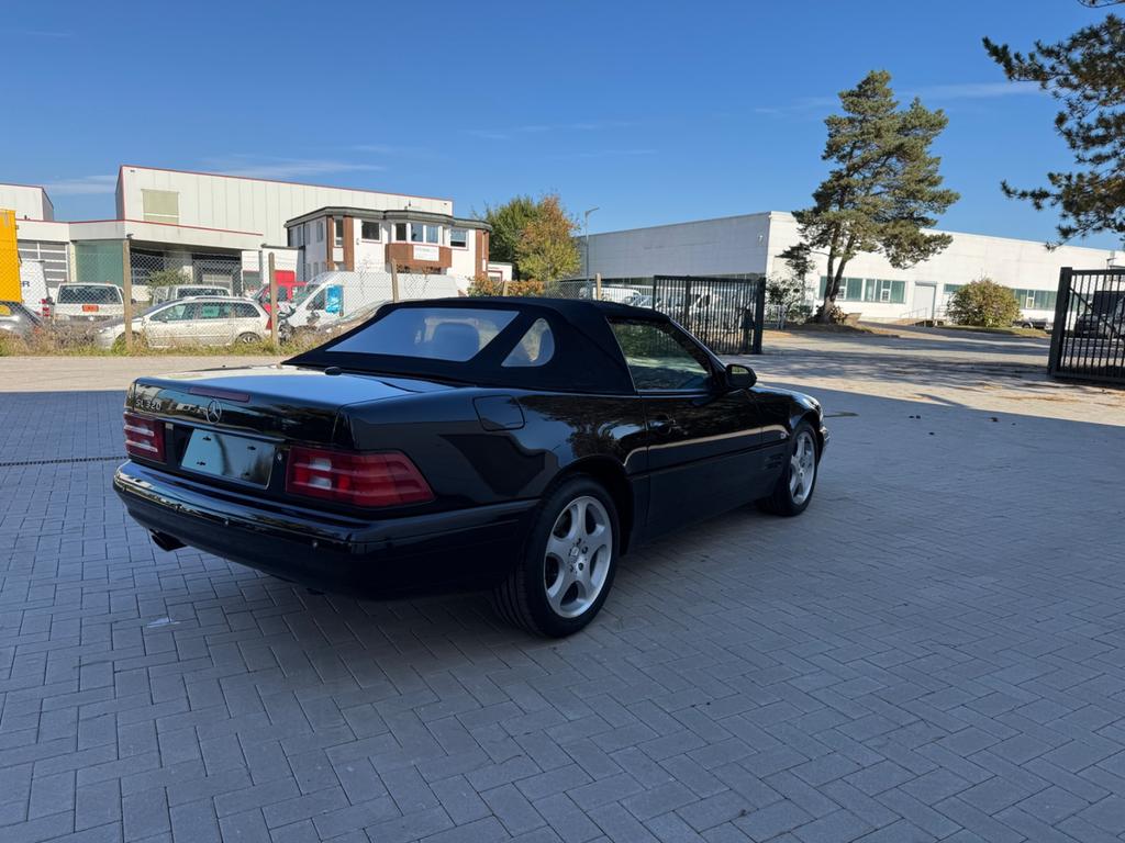 Mercedes-Benz SL 320