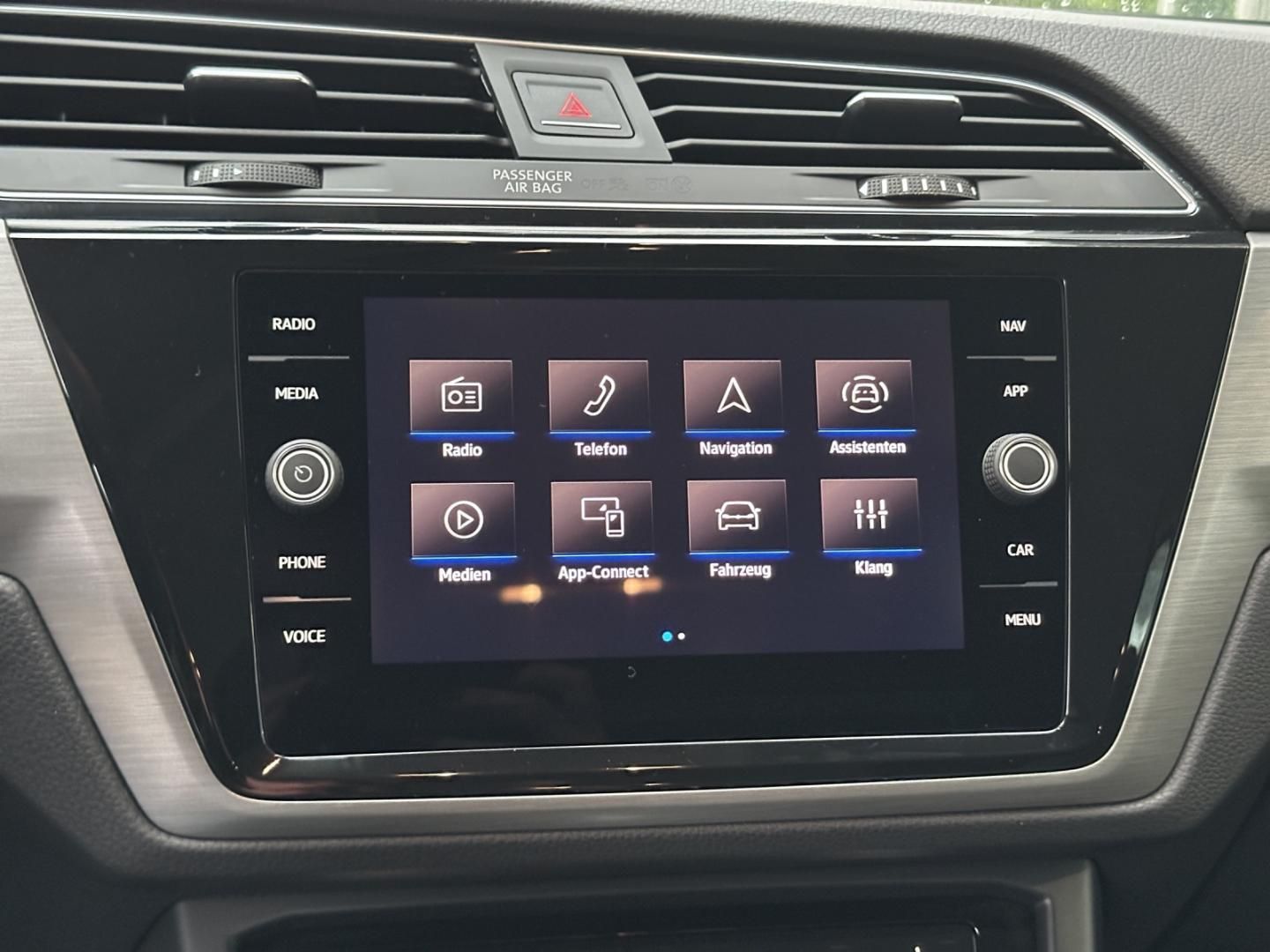 Fahrzeugabbildung Volkswagen Touran BMT 1.5 TSI Comfortline AHK,Navi,SHZ,ACC