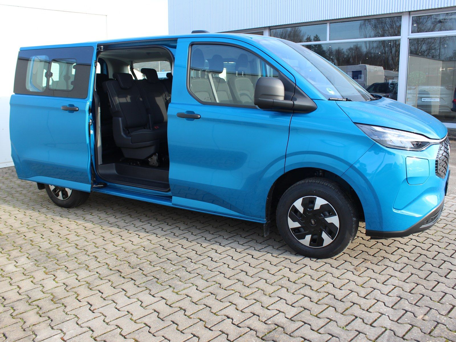 Fahrzeugabbildung Ford Transit Custom E 340 L1 RWD Trend