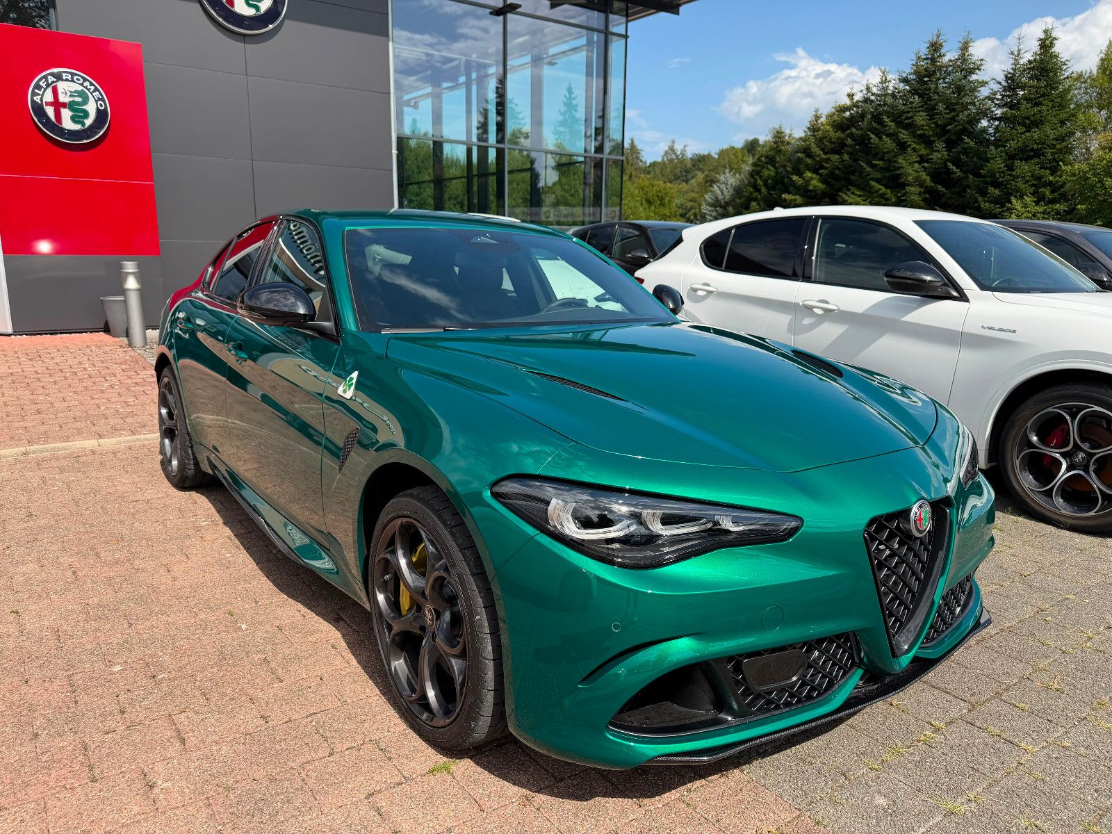 Fahrzeugabbildung Alfa Romeo Giulia Quadrifoglio Oro