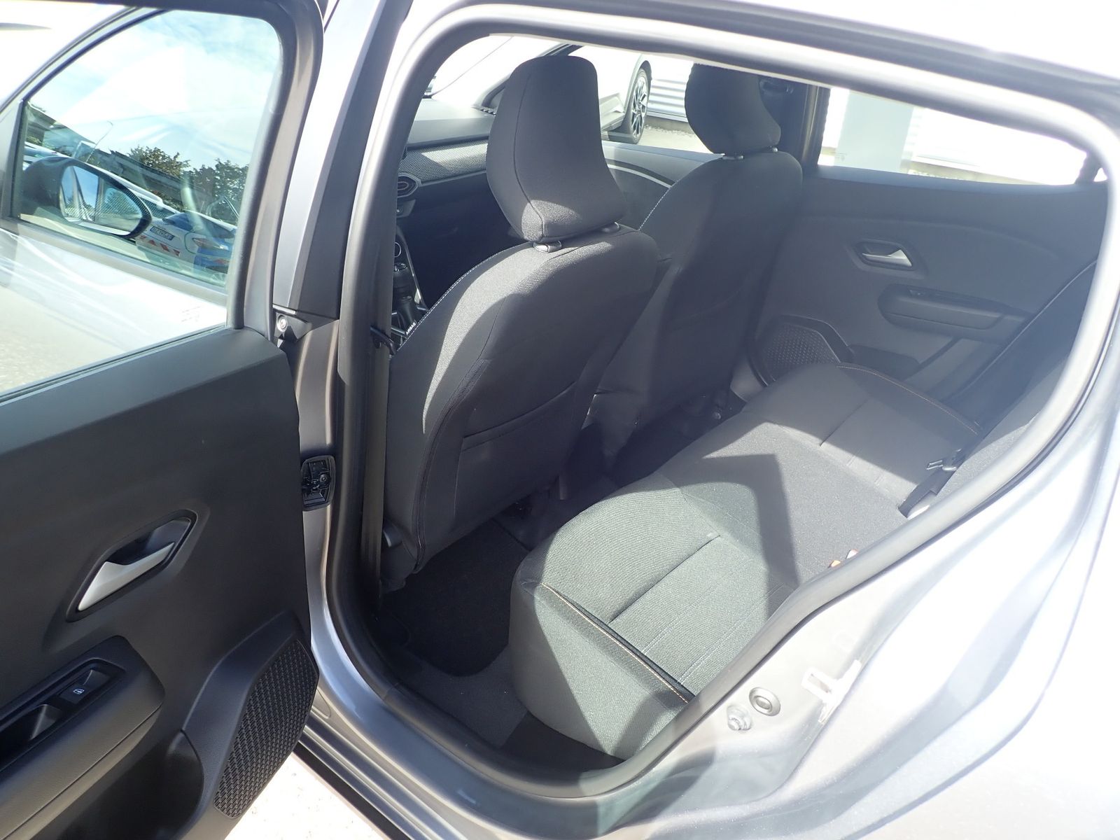 Fahrzeugabbildung Dacia Sandero Stepway Expression TCe 90