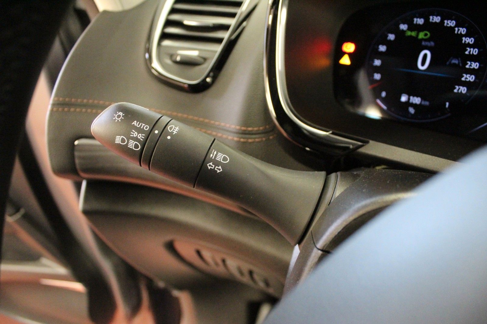 Fahrzeugabbildung Renault Espace Initiale Paris dCi 190 EDC *Volle Ausst.*