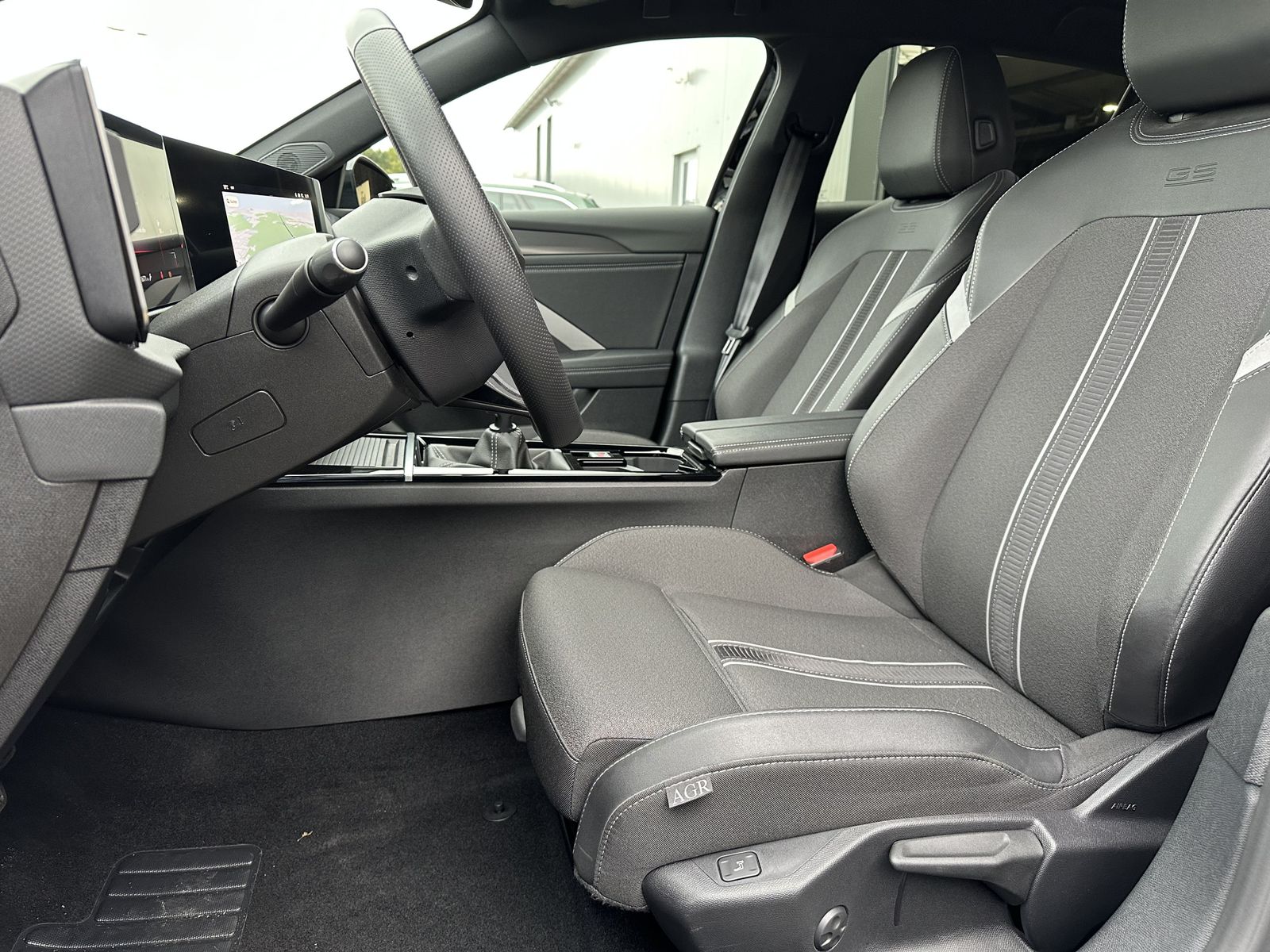 Fahrzeugabbildung Opel Astra SpT 1.2 Turbo GS NAV+LED+360°+VCOCKPIT+1HD