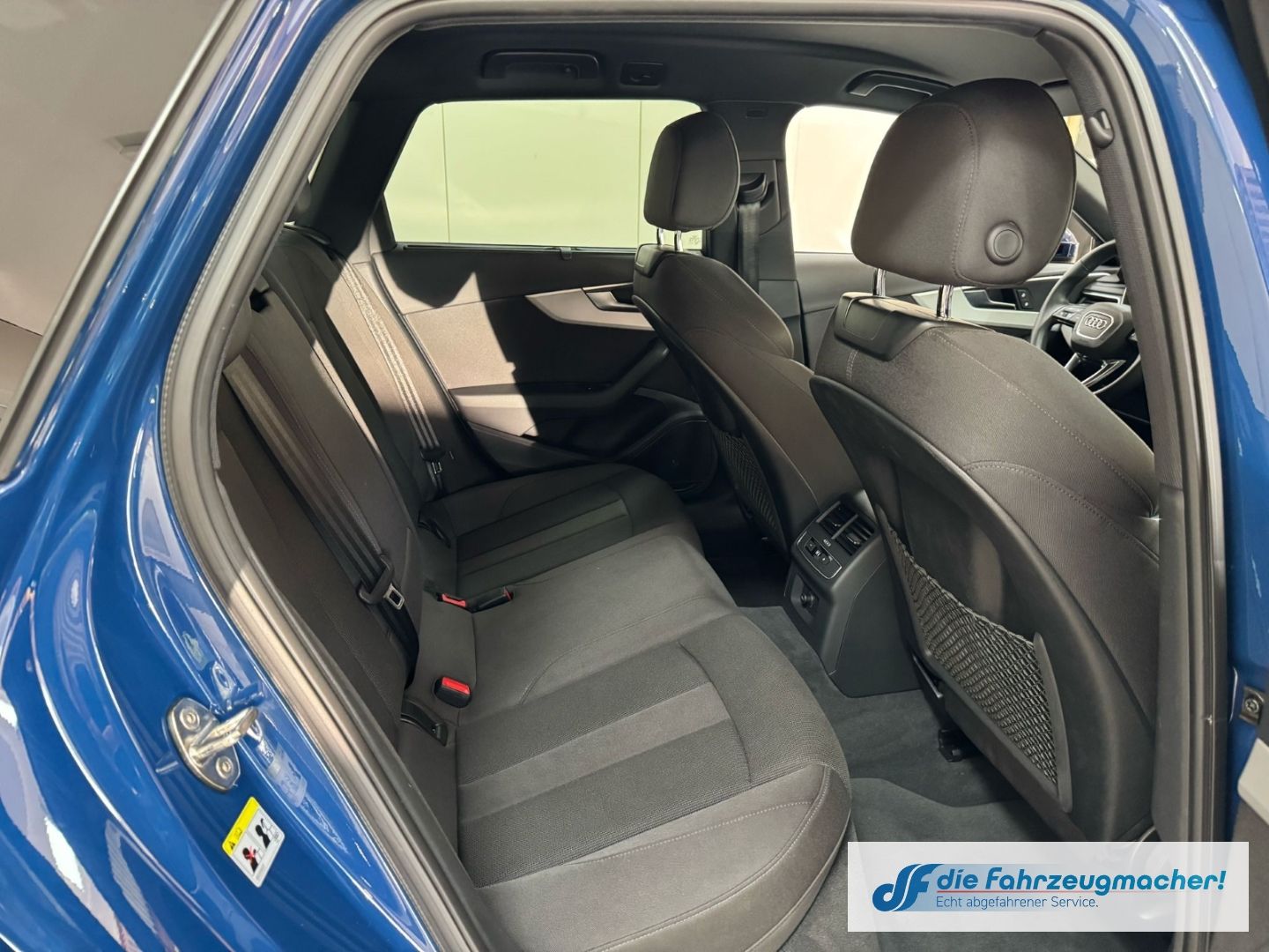 Fahrzeugabbildung Audi A4 Avant 35 TFSI S line 2.0 EU6d Sportpaket AHK-
