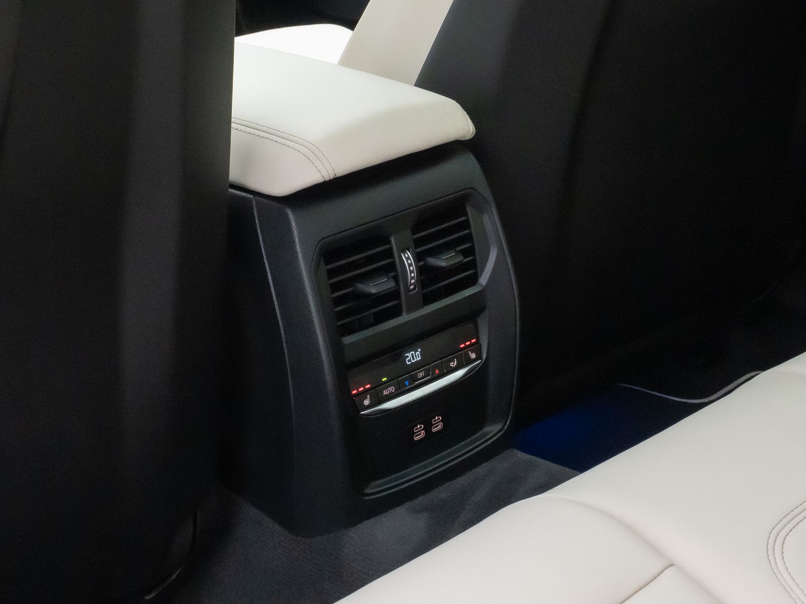 Fahrzeugabbildung BMW M3 Competition xD Glasdach Laser 360°HUD H/K DAB