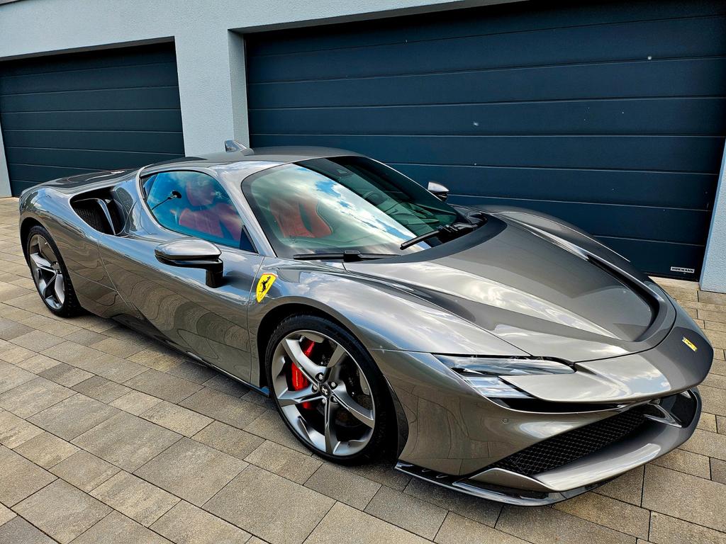 Ferrari SF90