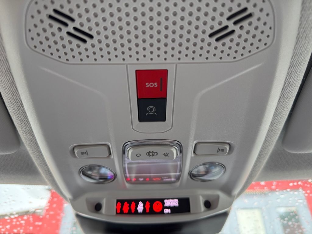 Fahrzeugabbildung Citroën C4 Hybrid 145 MAX