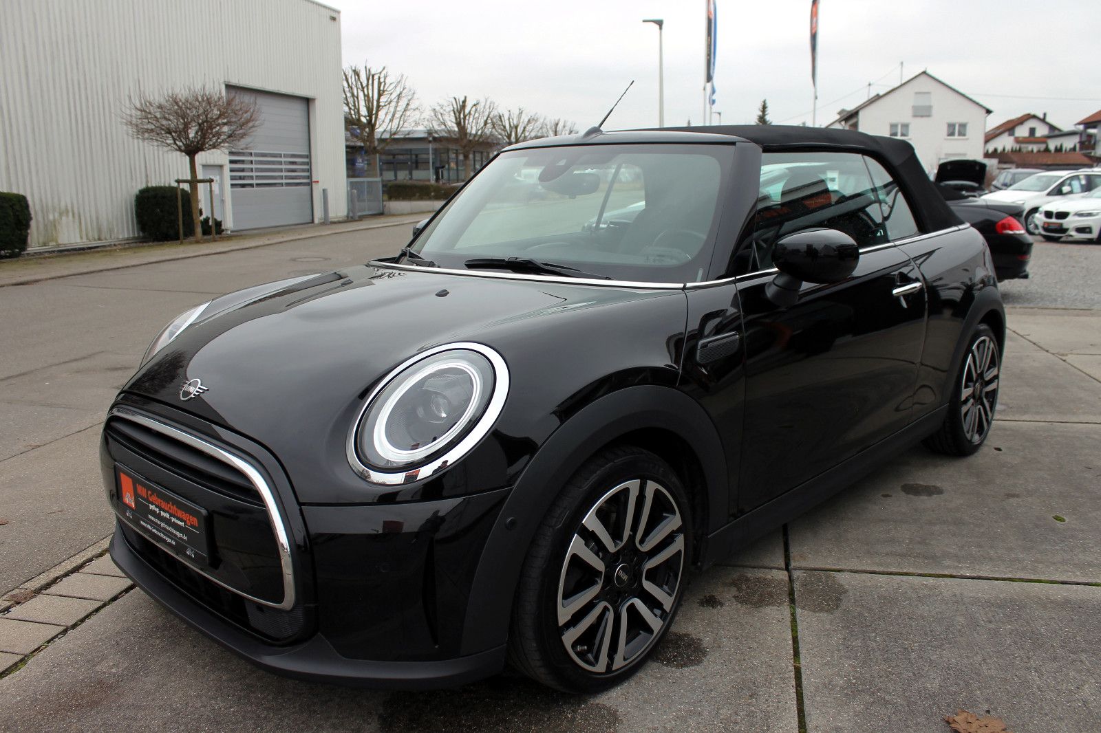 Fahrzeugabbildung MINI Cooper Cabrio Classic-Trim LED KAM PDC SHZ NAV