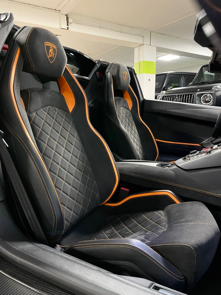 Fahrzeugabbildung Lamborghini AVENTADOR S ROADSTER CARBON LIFT TOPZUSTAND!!!