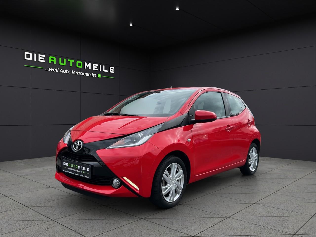Toyota AYGO x-play touch Klima Bluet. Kamera USB AUX