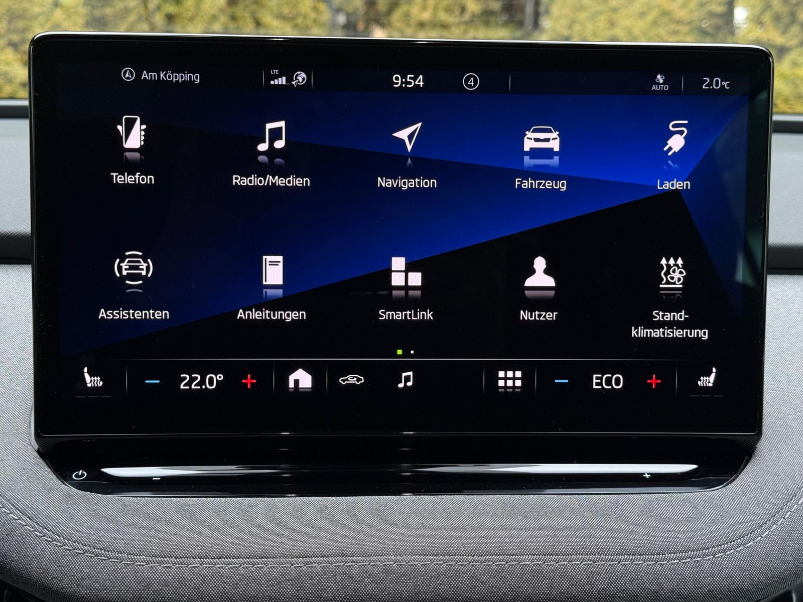 Fahrzeugabbildung SKODA Enyaq 60 Loft CCS+LED+NAV+SHZ+KAMERA+AHK+ACC+DAB