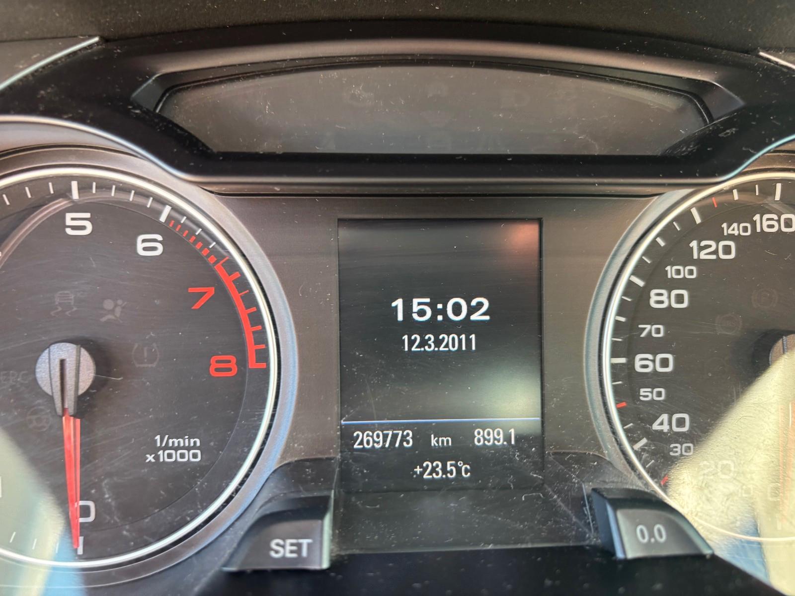 Audi A4 2009 — photo 11
