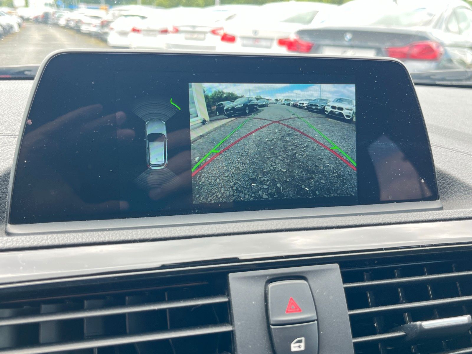 Fahrzeugabbildung BMW 120d xDrive SPORT LINE Sport-Aut Navi LED Kamera