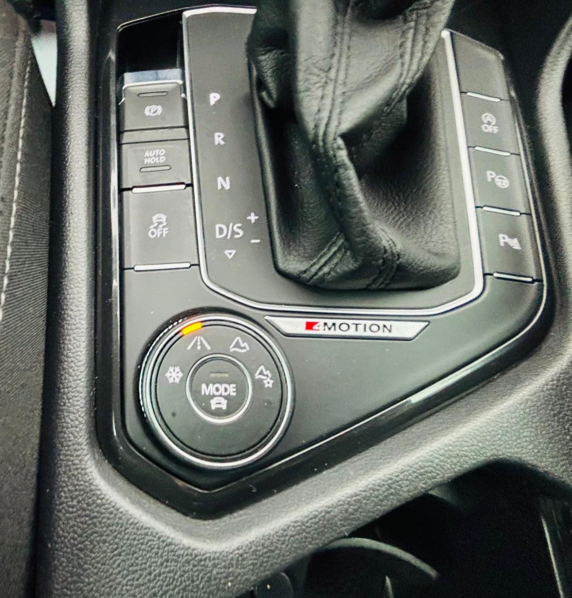 Volkswagen Tiguan Highline 2.0 TSI 179 ch DSG 4Motion / ACC / Caméra de recul / LED / Attelage pivotant