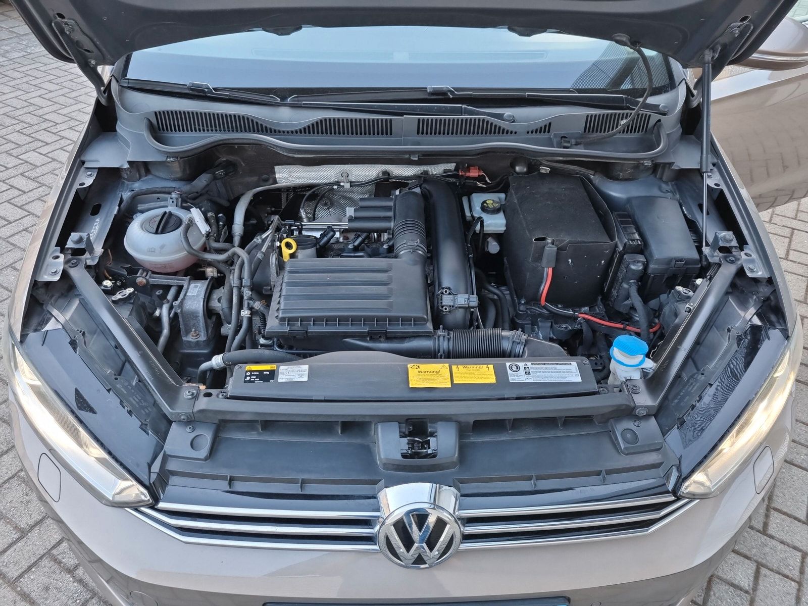 Fahrzeugabbildung Volkswagen Golf Sportsvan 1.4 TSI DSG Highline XENON STANDH