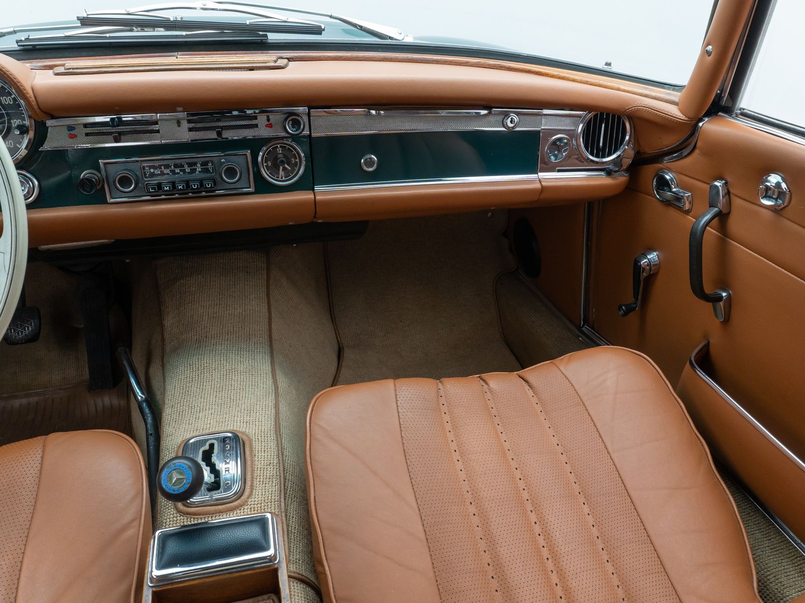 Fahrzeugabbildung Mercedes-Benz 230 SL Pagode H-Zulassung Automatik Leder W113