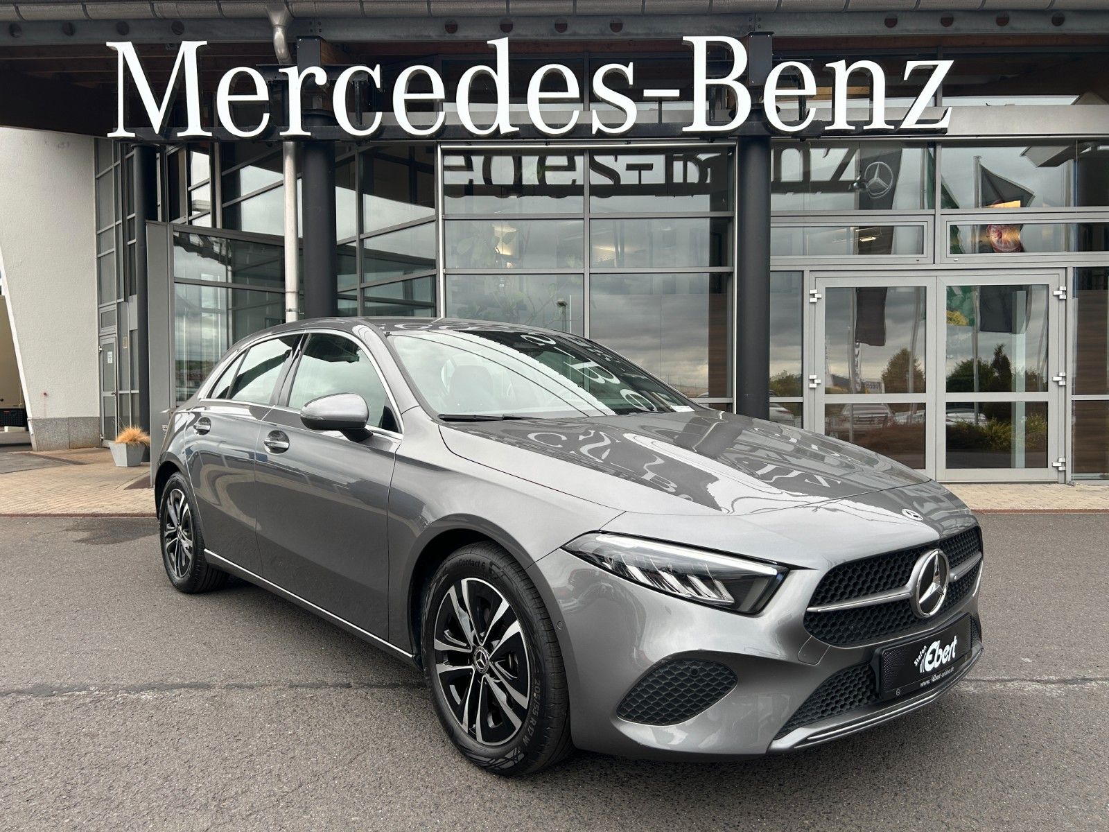 Fahrzeugabbildung Mercedes-Benz A 180 Progressive+RKamera+LED+IHC+Digital+