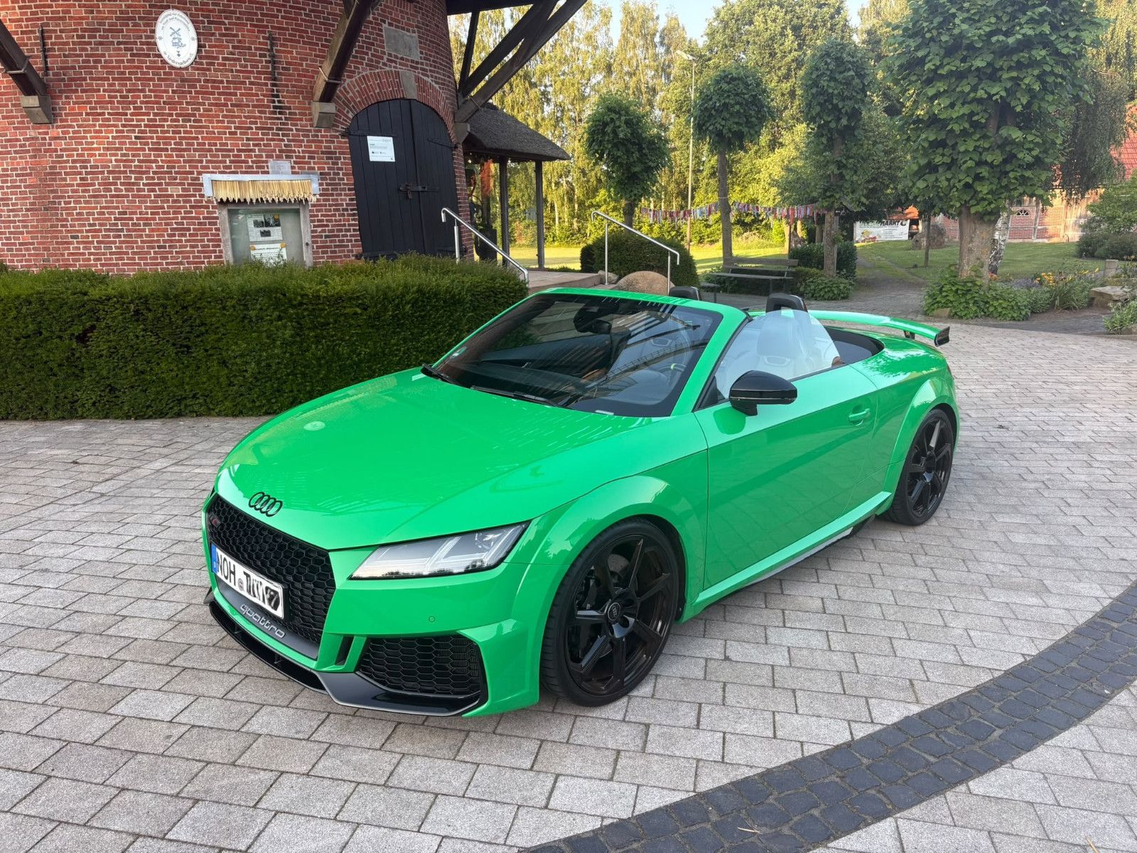 AUDI TT RS Exclusive Porsche B&amp;O  280 km/h  Top gepfl